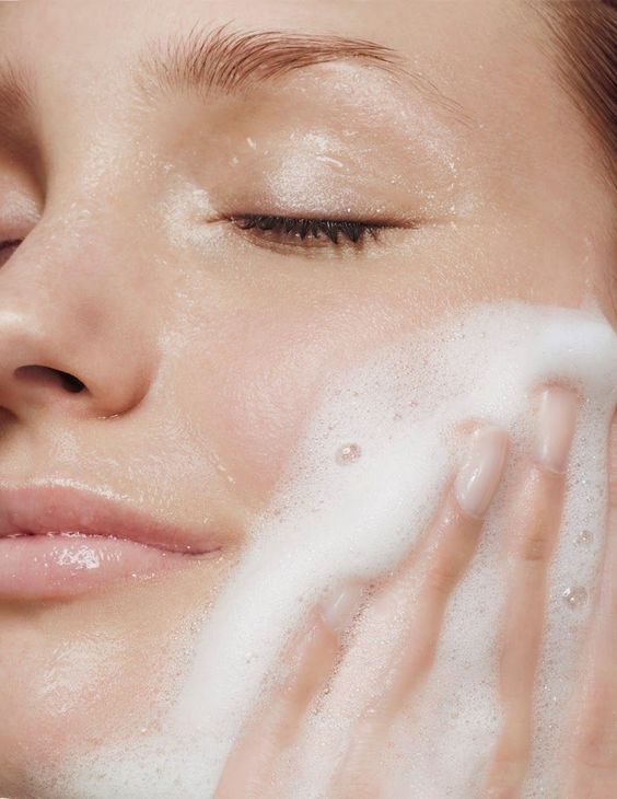 Soft Clean Moisture Rich Foaming Cleanser