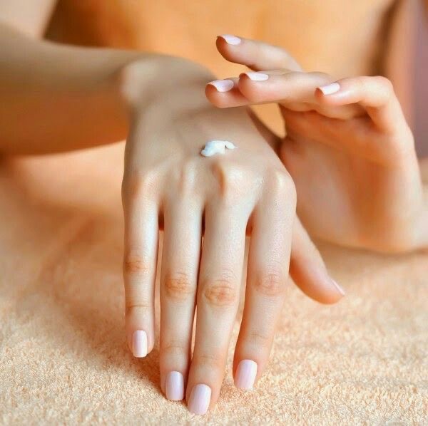 Estee Lauder Re-Nutriv Hand Creme