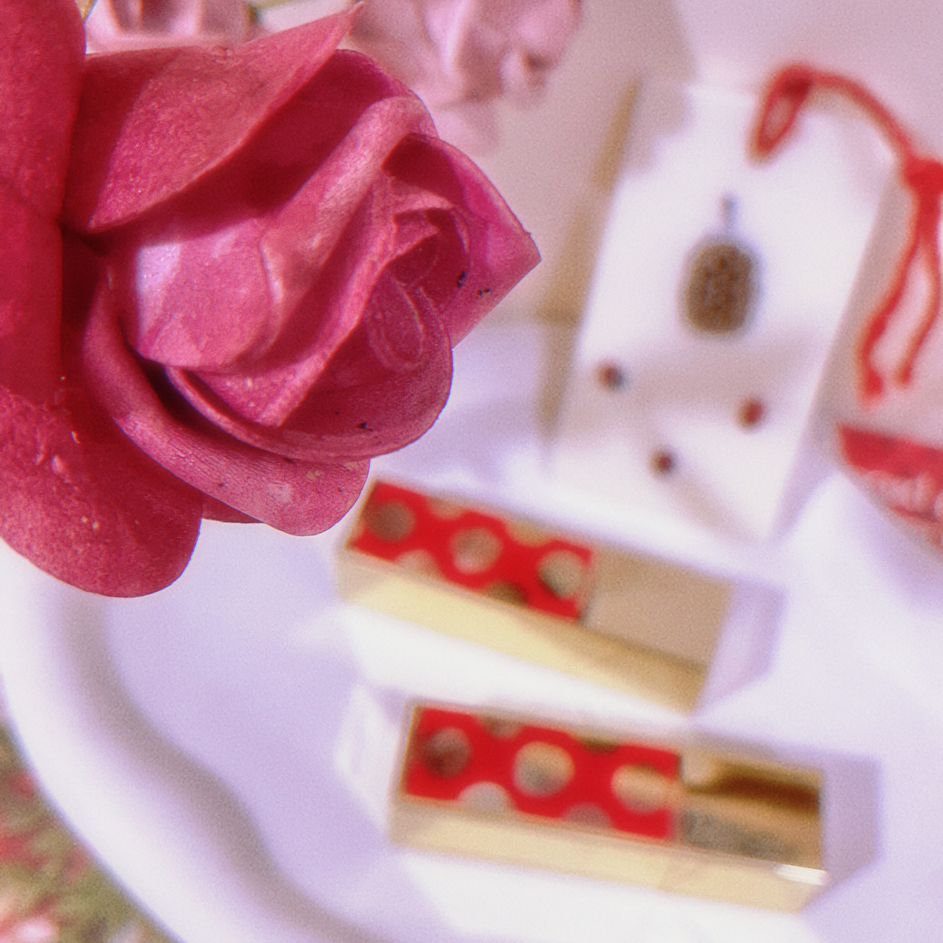 Estée Lauder Cream Lipstick Red Ribbon Cream Lipstick