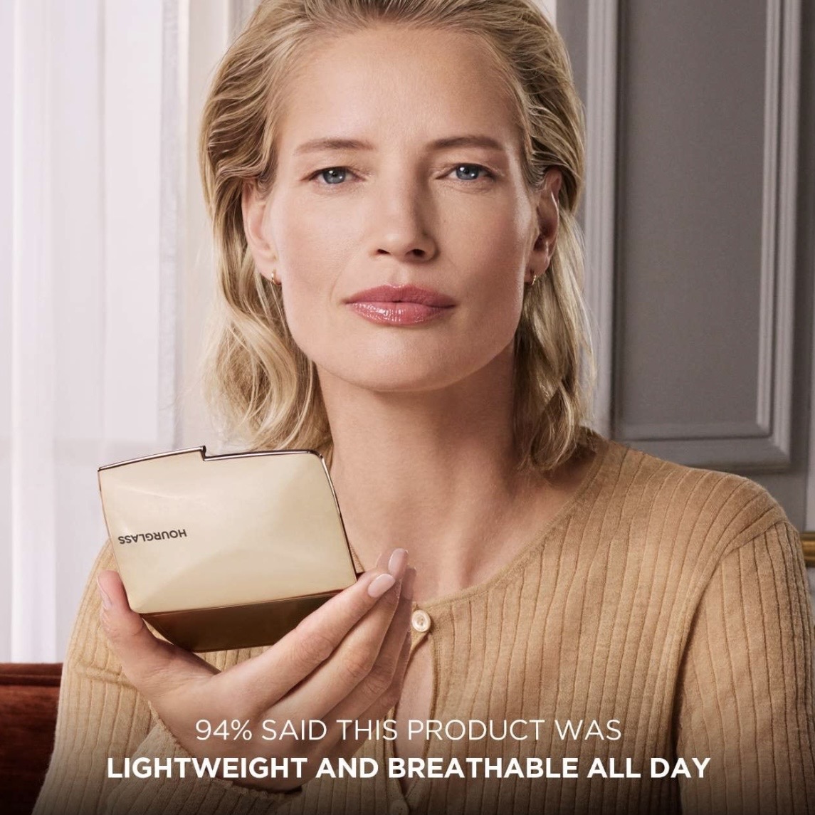 HOURGLASS Vanish Airbrush Pressed Powder Translucent Medium 