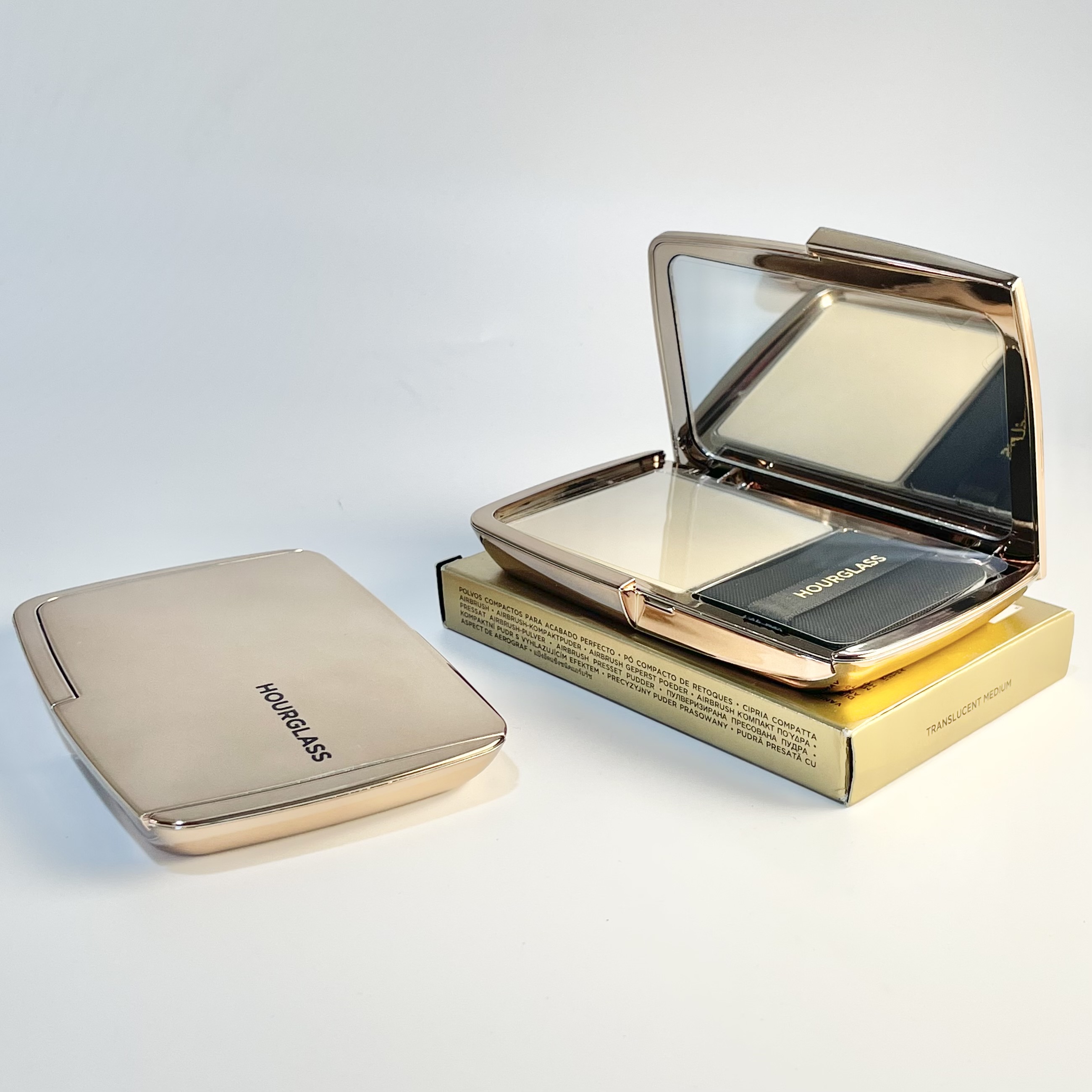 HOURGLASS Vanish Airbrush Pressed Powder Translucent Medium 